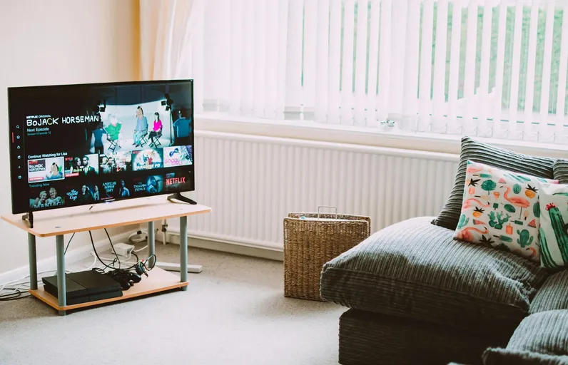 Därför laggar tvn – och hur du får bort fördröjningen