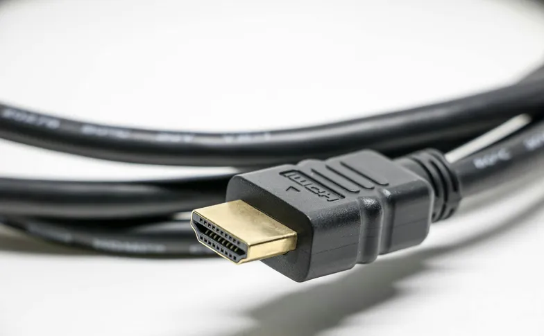 Kablar och portar som orsakar lagg